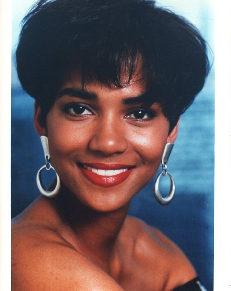 halle berry12.jpg