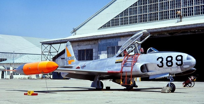 715321aT33j1271.jpg